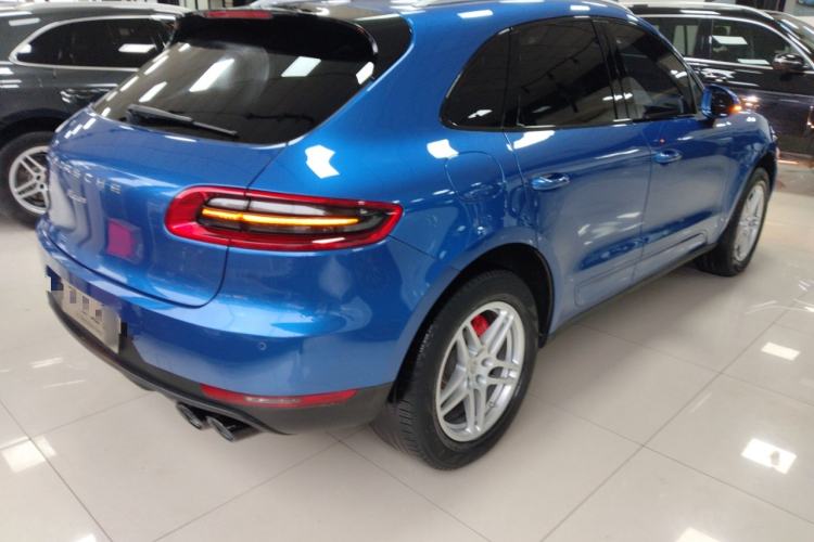 Used Porsche Macan 2017 Macan 2.0T Rear Right 45 Deg