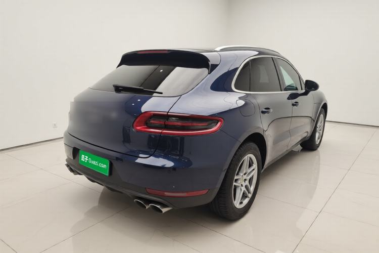 Used Porsche Macan 2017 Macan 2.0T Rear Right 45 Deg