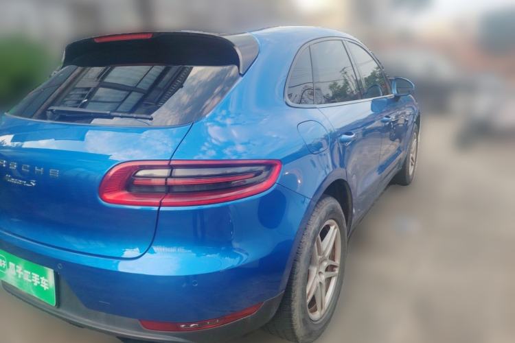 Used Porsche Macan 2017 Macan 2.0T Rear Right 45 Deg
