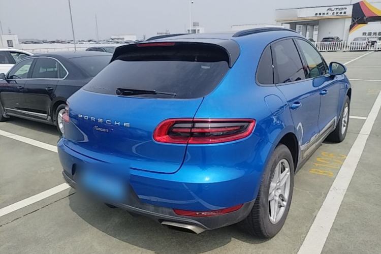 Used Porsche Macan 2017 Macan 2.0T Rear Right 45 Deg