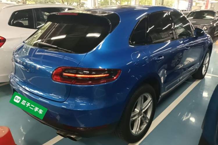 Used Porsche Macan 2017 Macan S 3.0T Rear Right 45 Deg