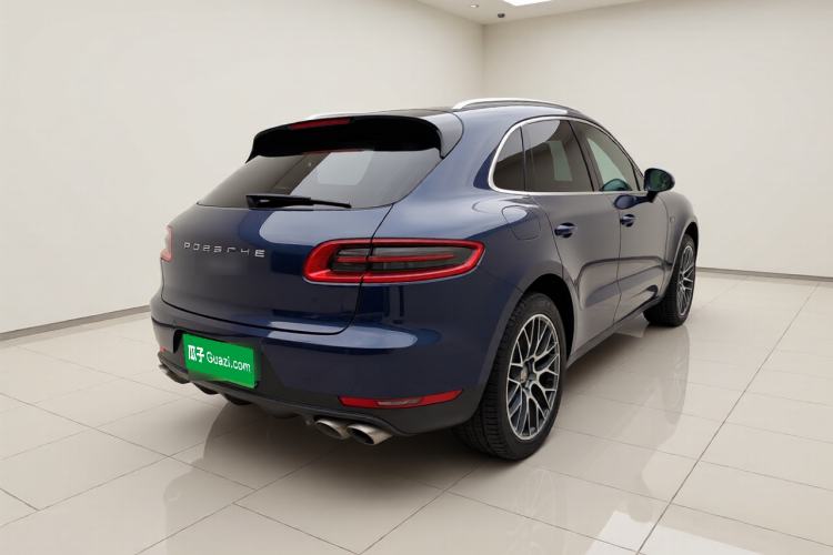 Used Porsche Macan 2017 Macan 2.0T Rear Right 45 Deg