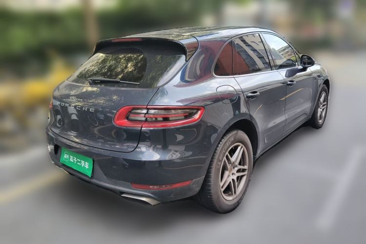 Used Porsche Macan 2017 Macan 2.0T Rear Right 45 Deg
