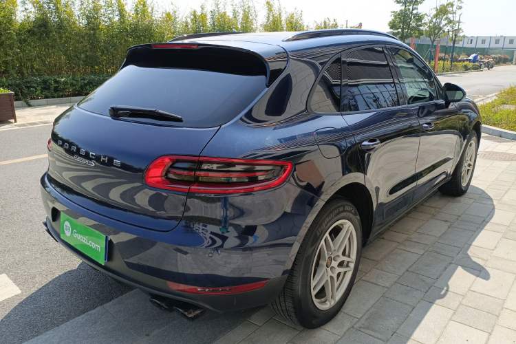 Used Porsche Macan 2017 Macan 2.0T Rear Right 45 Deg