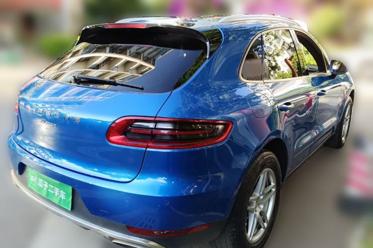 Used Porsche Macan 2017 Macan 2.0T Rear Right 45 Deg