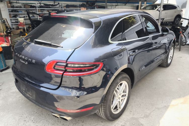 Used Porsche Macan 2017 Macan S 3.0T Rear Right 45 Deg