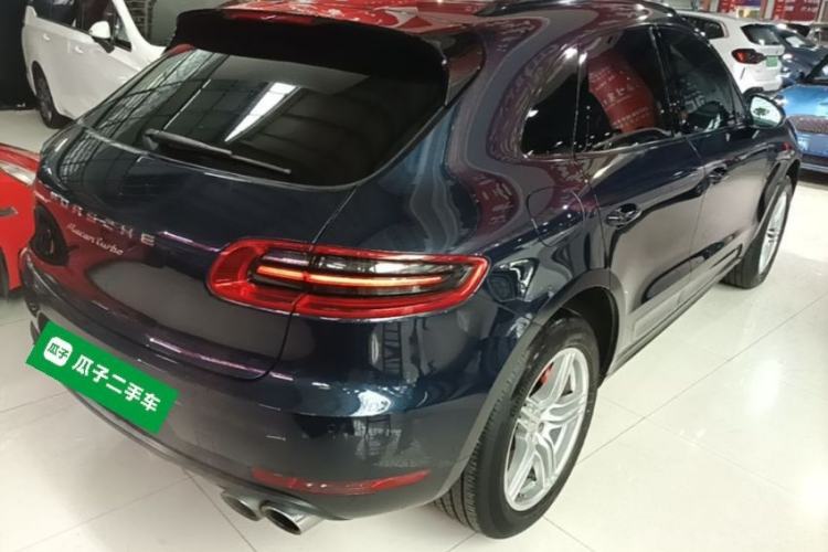Used Porsche Macan 2017 Macan Turbo 3.6T Rear Right 45 Deg