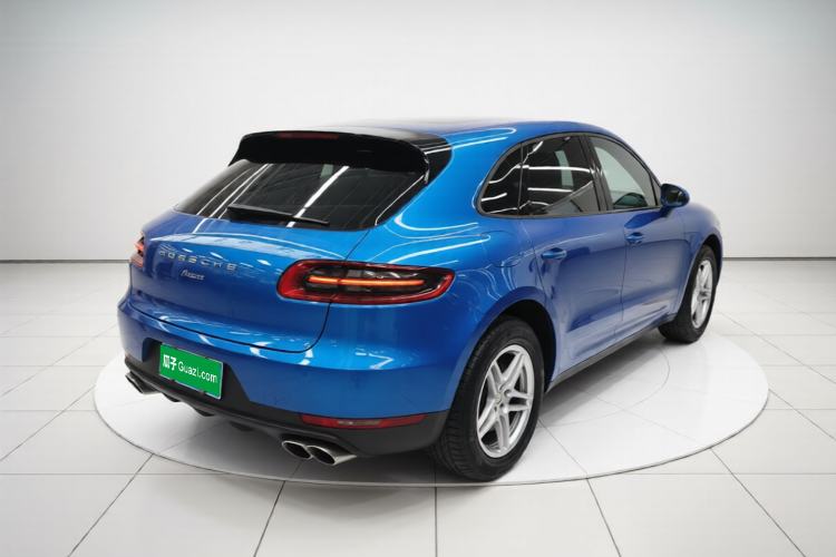 Used Porsche Macan 2017 Macan 2.0T Rear Right 45 Deg