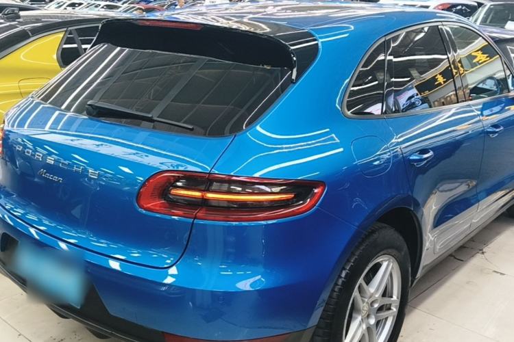 Used Porsche Macan 2017 Macan 2.0T Rear Right 45 Deg