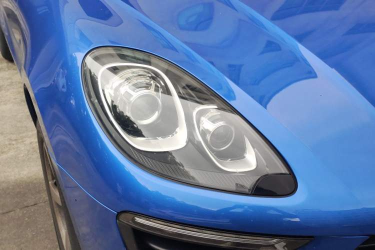 Used Porsche Macan 2017 Macan 2.0T Right Front Headlight