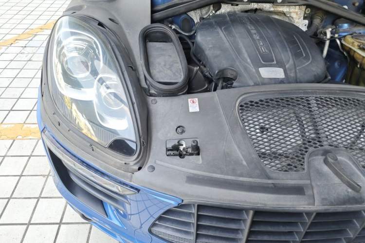 Used Porsche Macan 2017 Macan 2.0T Right Front Headlight
