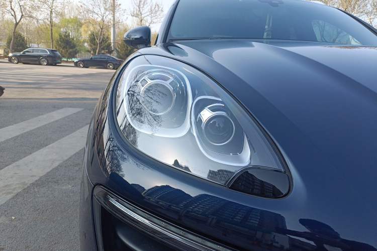 Used Porsche Macan 2017 Macan 2.0T Right Front Headlight