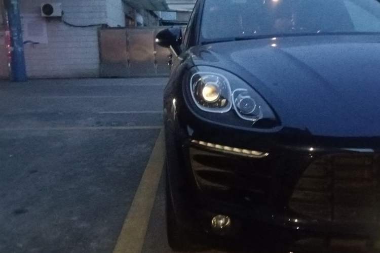 Used Porsche Macan 2017 Macan 2.0T Right Front Headlight