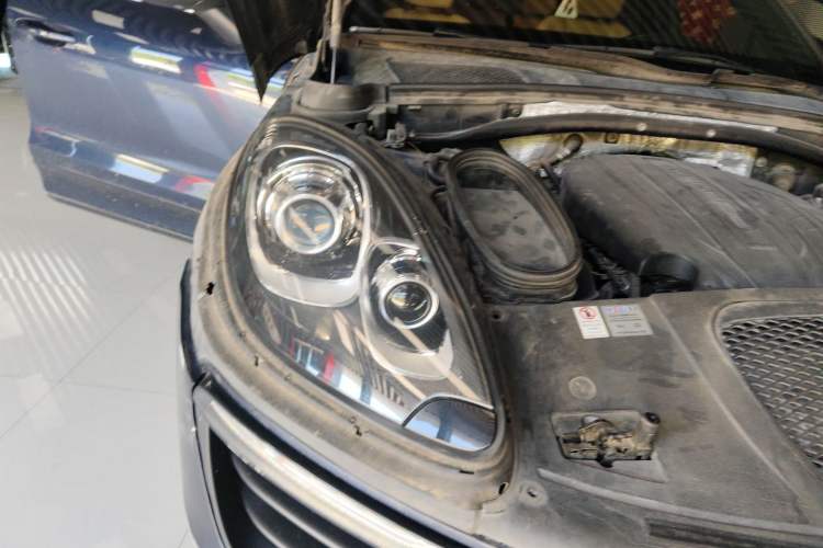 Used Porsche Macan 2017 Macan 2.0T Right Front Headlight