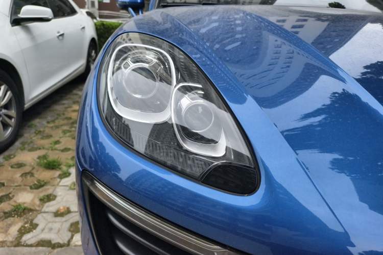 Used Porsche Macan 2017 Macan 2.0T Right Front Headlight