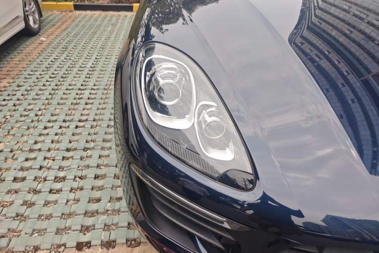 Used Porsche Macan 2017 Macan 2.0T Right Front Headlight