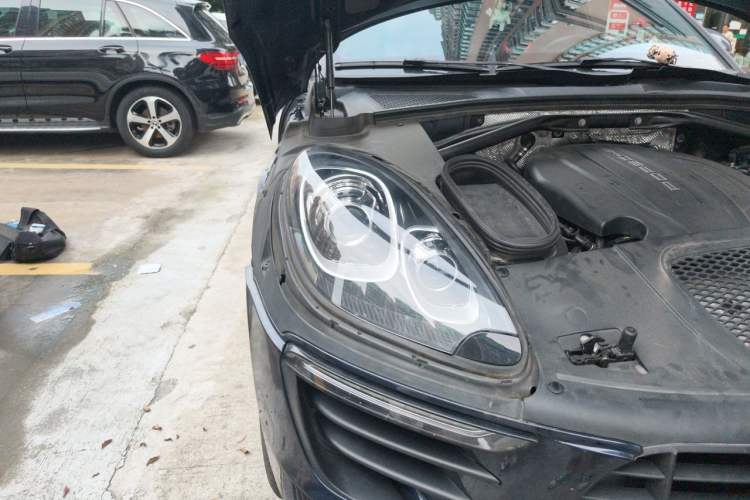 Used Porsche Macan 2017 Macan 2.0T Right Front Headlight