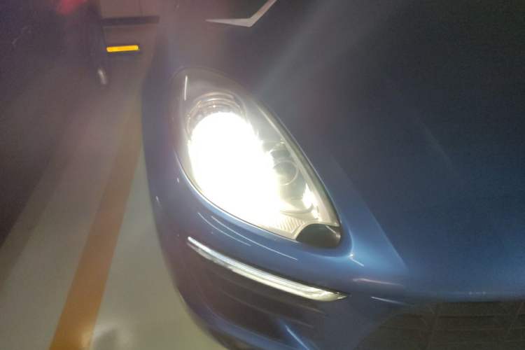 Used Porsche Macan 2017 Macan 2.0T Right Front Headlight