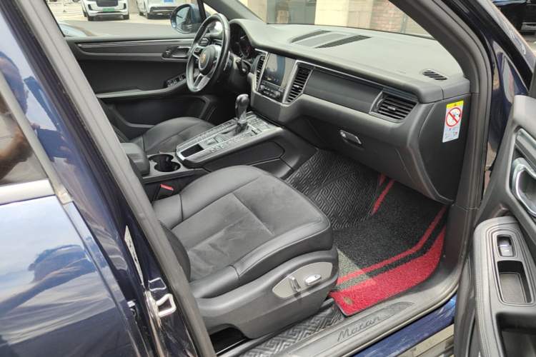 Used Porsche Macan 2017 Macan 2.0T Right Front Seat