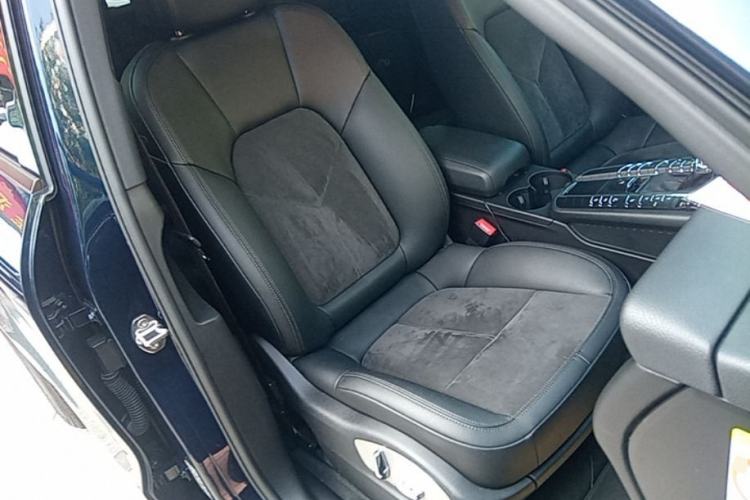 Used Porsche Macan 2017 Macan 2.0T Right Front Seat