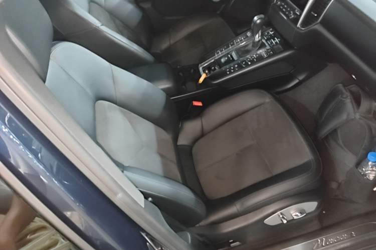 Used Porsche Macan 2017 Macan 2.0T Right Front Seat