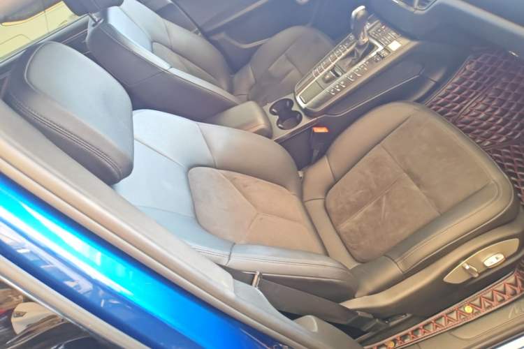 Used Porsche Macan 2017 Macan 2.0T Right Front Seat