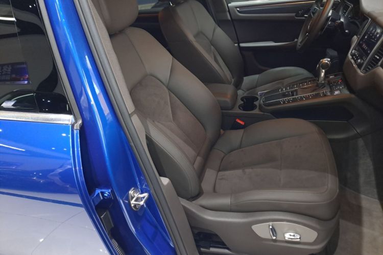 Used Porsche Macan 2017 Macan 2.0T Right Front Seat