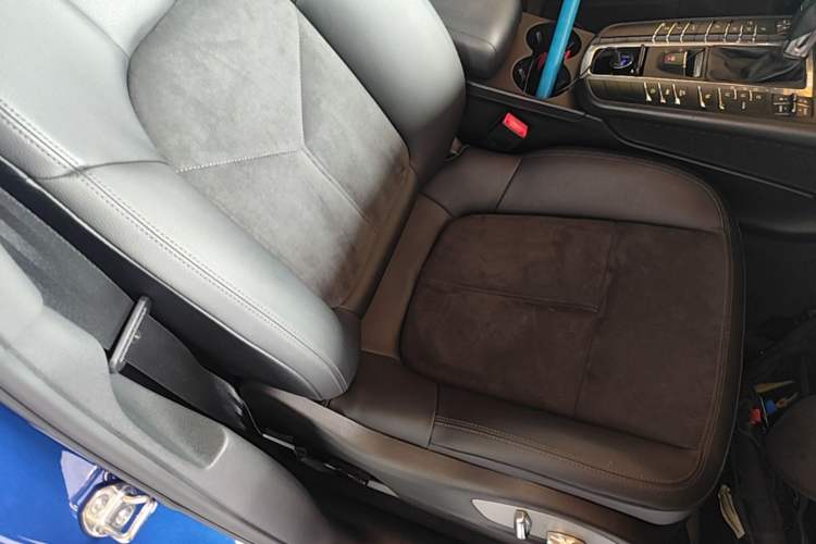 Used Porsche Macan 2017 Macan 2.0T Right Front Seat