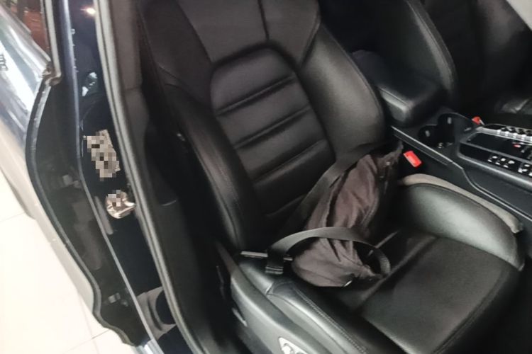 Used Porsche Macan 2017 Macan Turbo 3.6T Right Front Seat