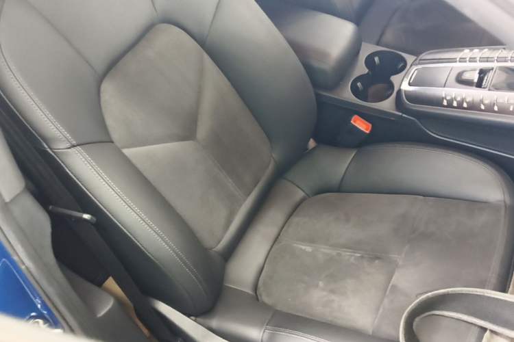 Used Porsche Macan 2017 Macan 2.0T Right Front Seat