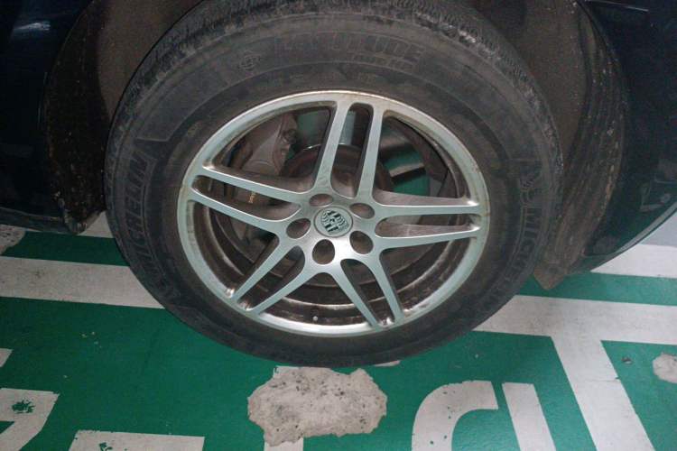 Used Porsche Macan 2017 Macan 2.0T Right Front Wheel Hub