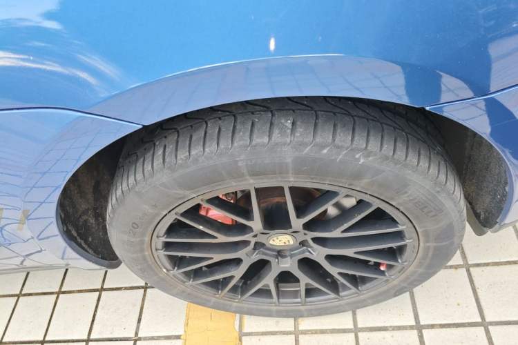 Used Porsche Macan 2017 Macan 2.0T Right Front Wheel Hub