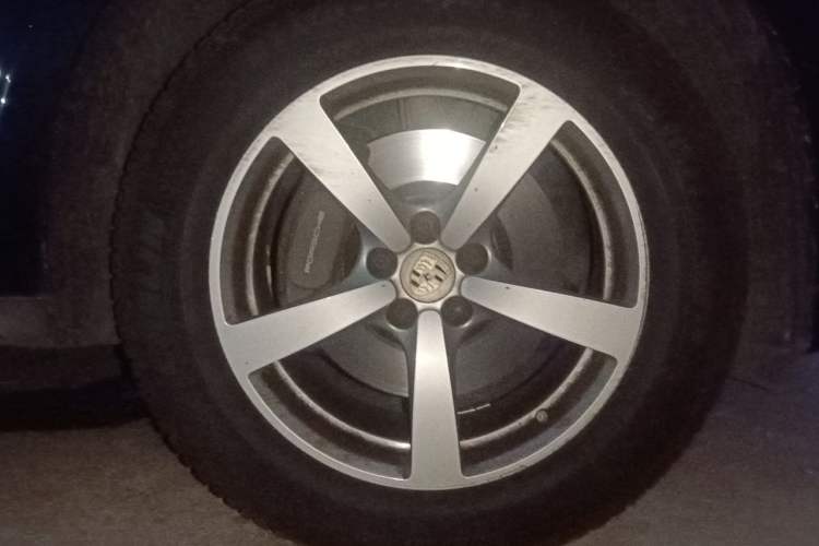 Used Porsche Macan 2017 Macan 2.0T Right Front Wheel Hub