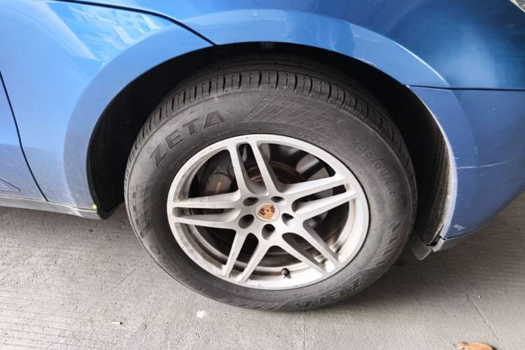 Used Porsche Macan 2017 Macan 2.0T Right Front Wheel Hub
