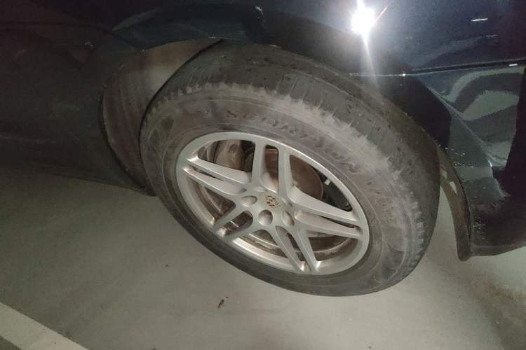 Used Porsche Macan 2017 Macan 2.0T Right Front Wheel Hub