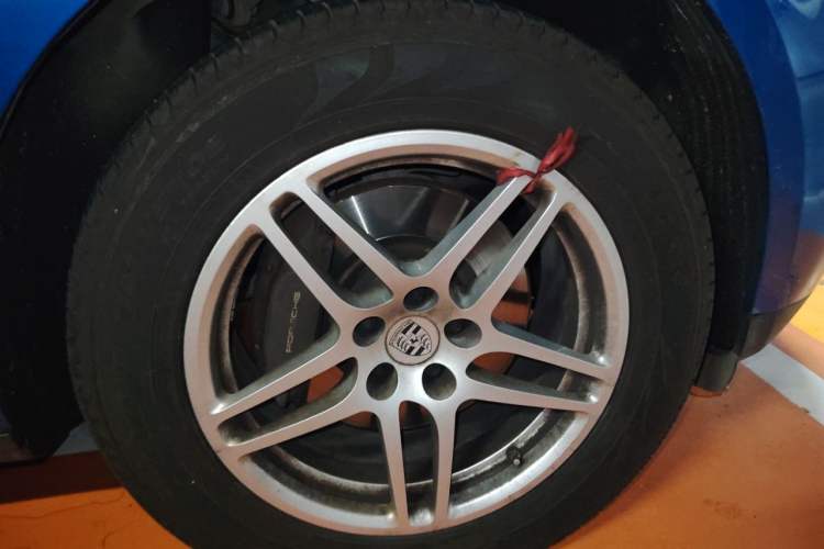 Used Porsche Macan 2017 Macan 2.0T Right Front Wheel Hub