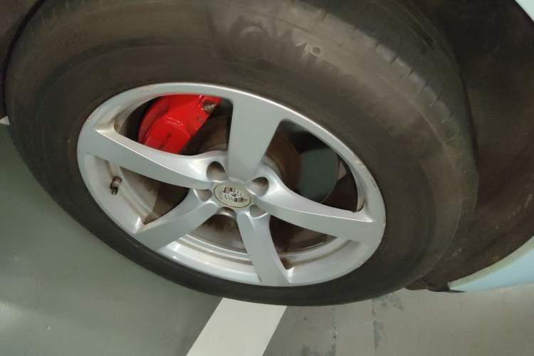 Used Porsche Macan 2017 Macan 2.0T Right Front Wheel Hub