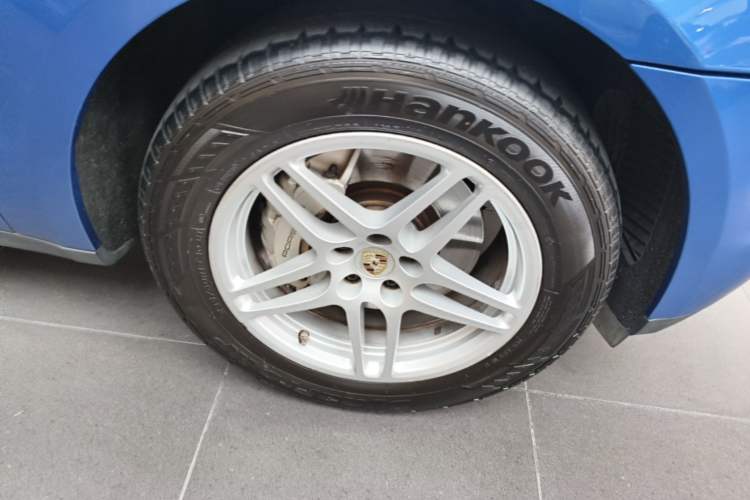 Used Porsche Macan 2017 Macan S 3.0T Right Front Wheel Hub