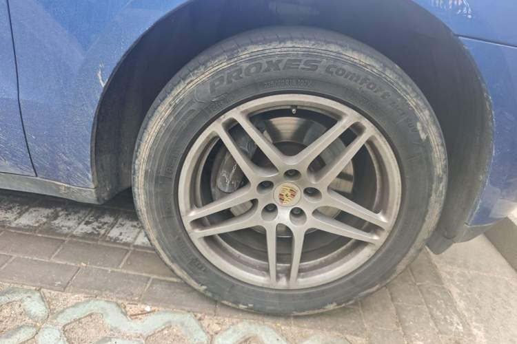 Used Porsche Macan 2017 Macan 2.0T Right Front Wheel Hub