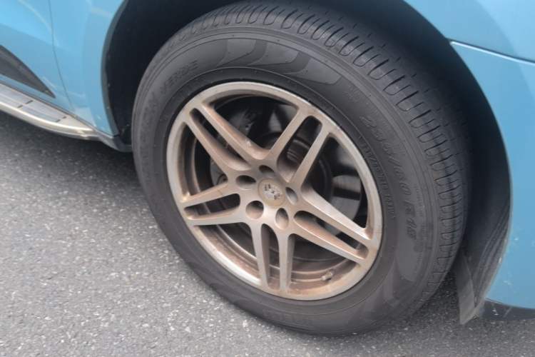 Used Porsche Macan 2017 Macan 2.0T Right Front Wheel Hub