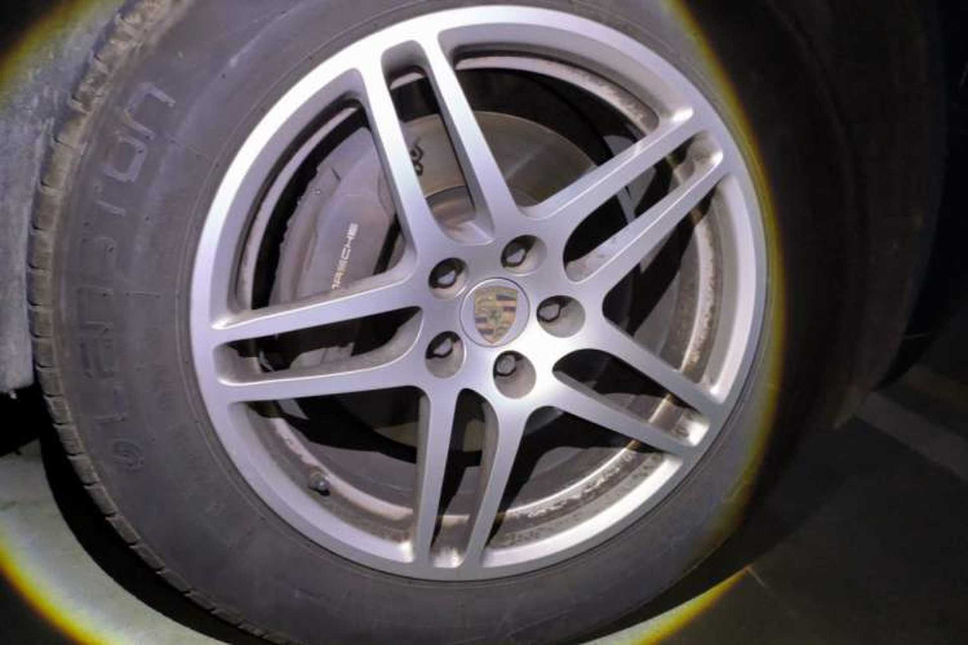 Used Porsche Macan 2017 Macan 2.0T Right Front Wheel Hub