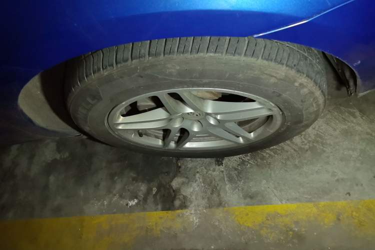 Used Porsche Macan 2017 Macan 2.0T Right Front Wheel Hub
