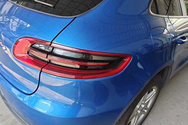 Used Porsche Macan 2017 Macan 2.0T Right Rear Taillight