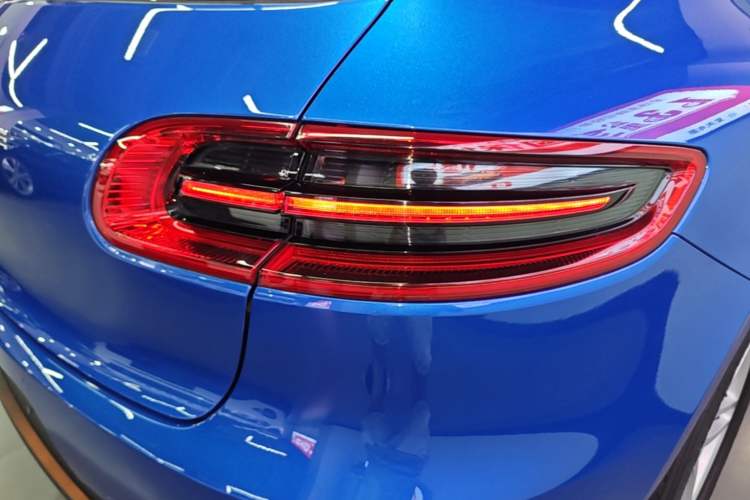 Used Porsche Macan 2017 Macan 2.0T Right Rear Taillight
