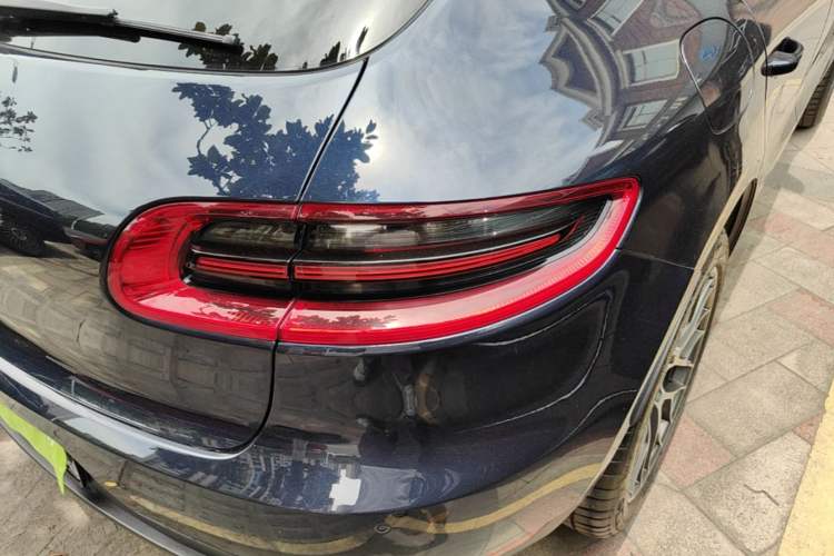 Used Porsche Macan 2017 Macan 2.0T Right Rear Taillight