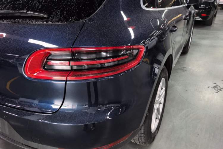 Used Porsche Macan 2017 Macan 2.0T Right Rear Taillight