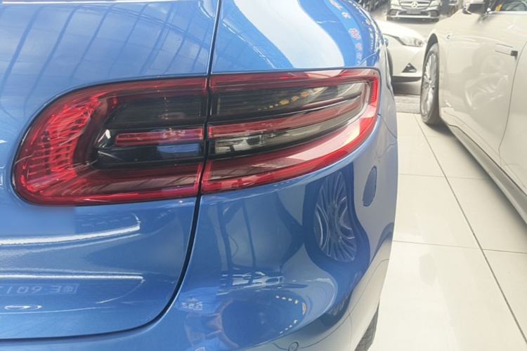 Used Porsche Macan 2017 Macan 2.0T Right Rear Taillight