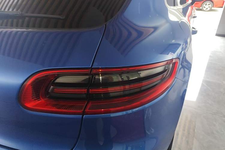 Used Porsche Macan 2017 Macan 2.0T Right Rear Taillight