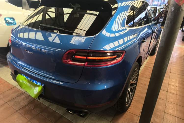 Used Porsche Macan 2017 Macan 2.0T Right Rear Taillight