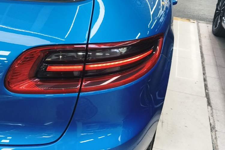 Used Porsche Macan 2017 Macan 2.0T Right Rear Taillight